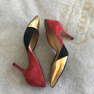 Vintage Red, Black and Gold pump